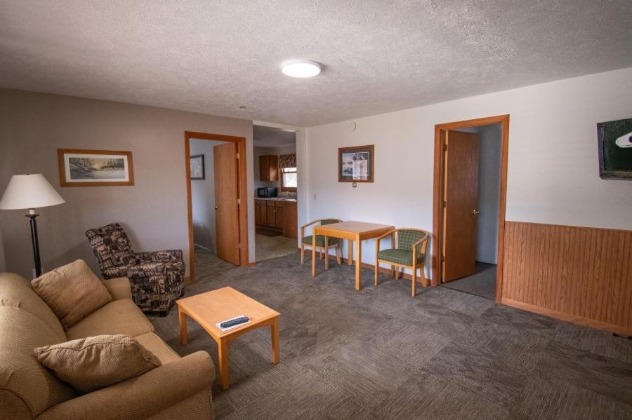 مونيسينغ The Superior Motel المظهر الخارجي الصورة