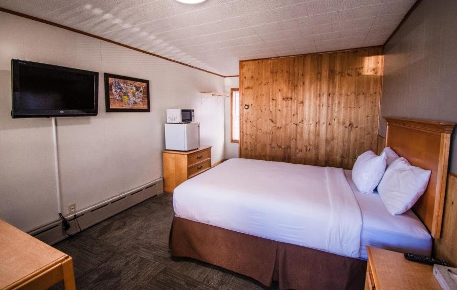 مونيسينغ The Superior Motel المظهر الخارجي الصورة