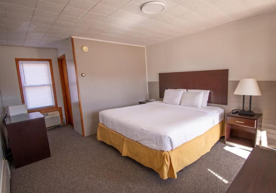 مونيسينغ The Superior Motel المظهر الخارجي الصورة